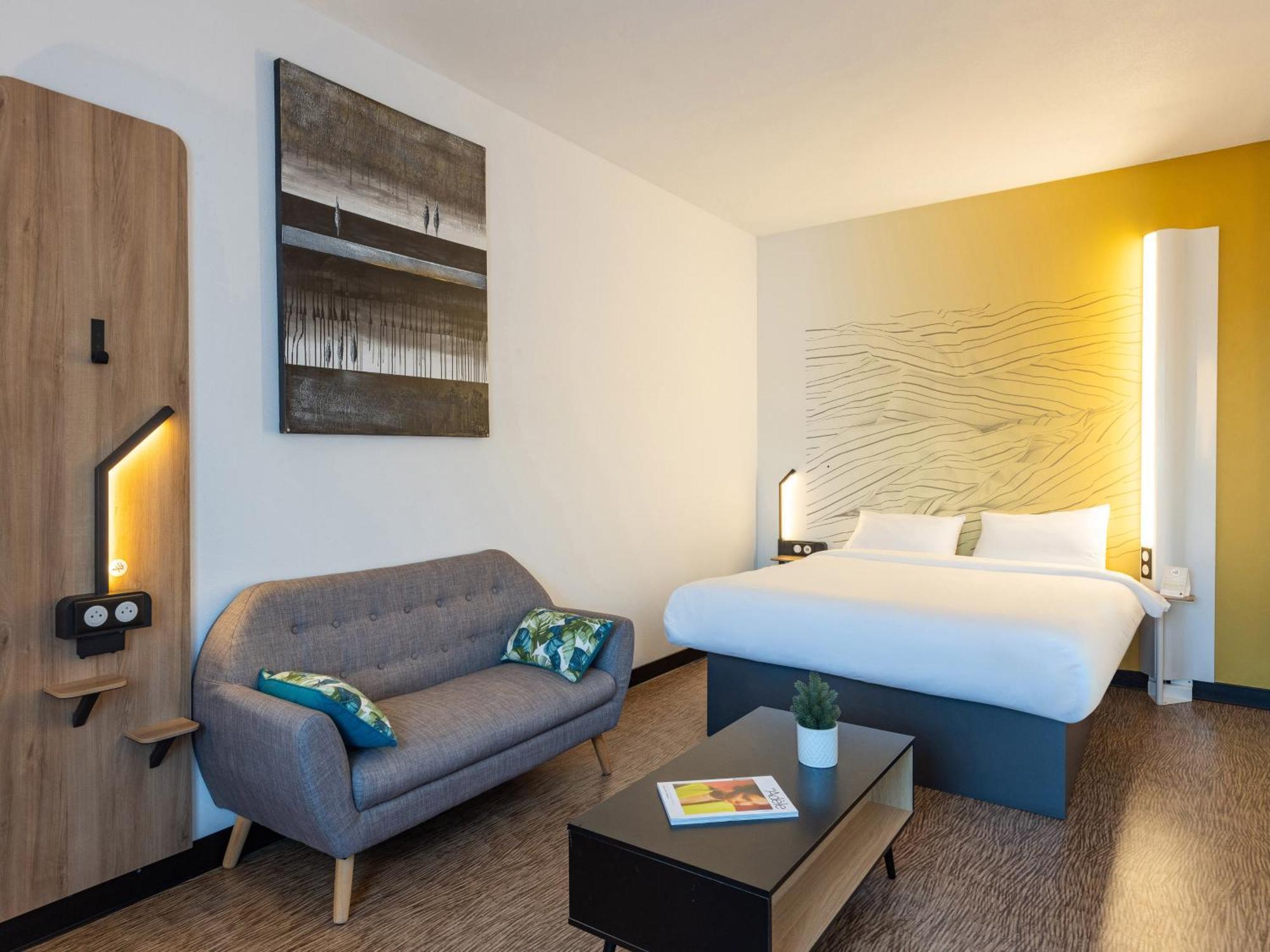 B&B Hotel Rennes Parc Expo Aeroport ブリュ エクステリア 写真